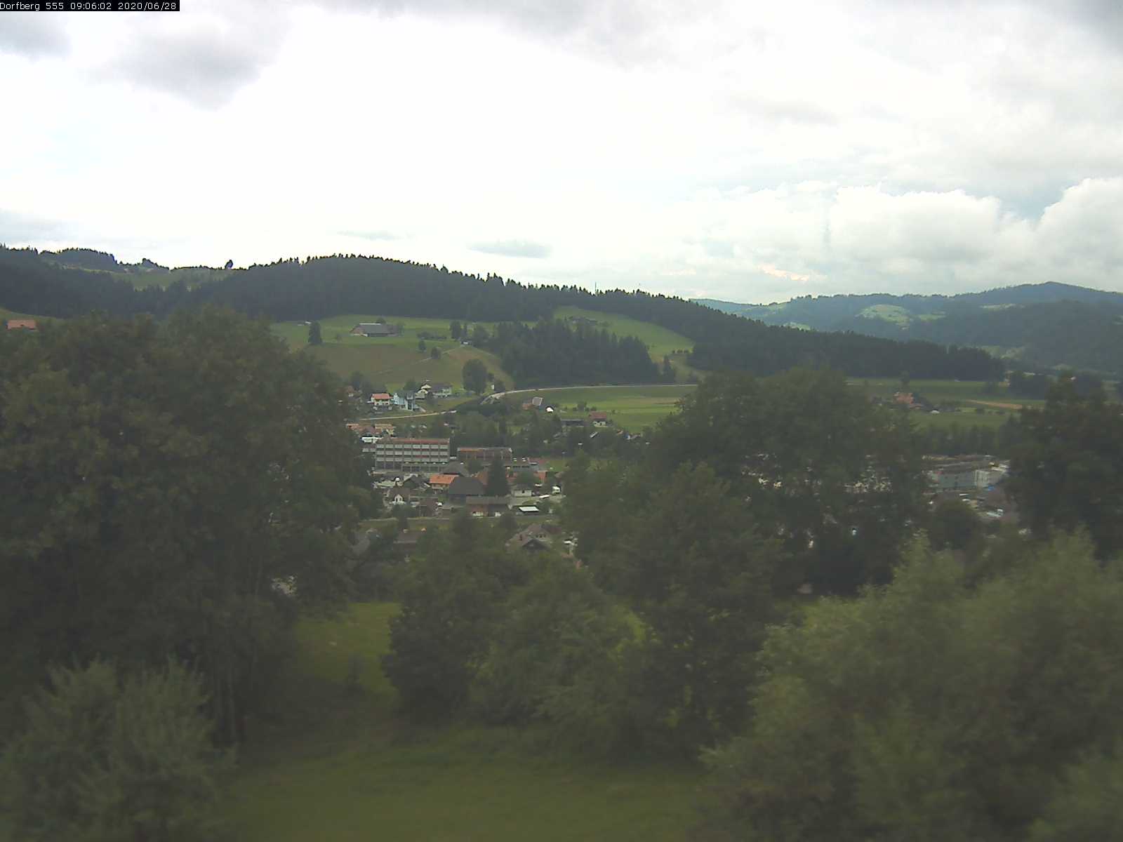 Webcam-Bild: Aussicht vom Dorfberg in Langnau 20200628-090601