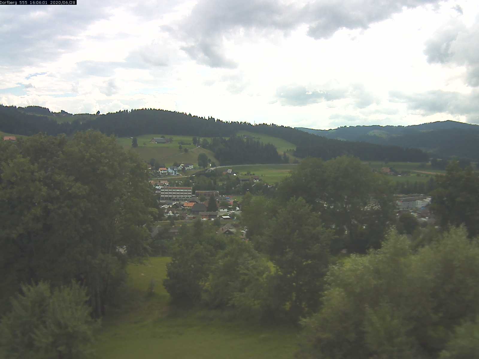 Webcam-Bild: Aussicht vom Dorfberg in Langnau 20200628-160601