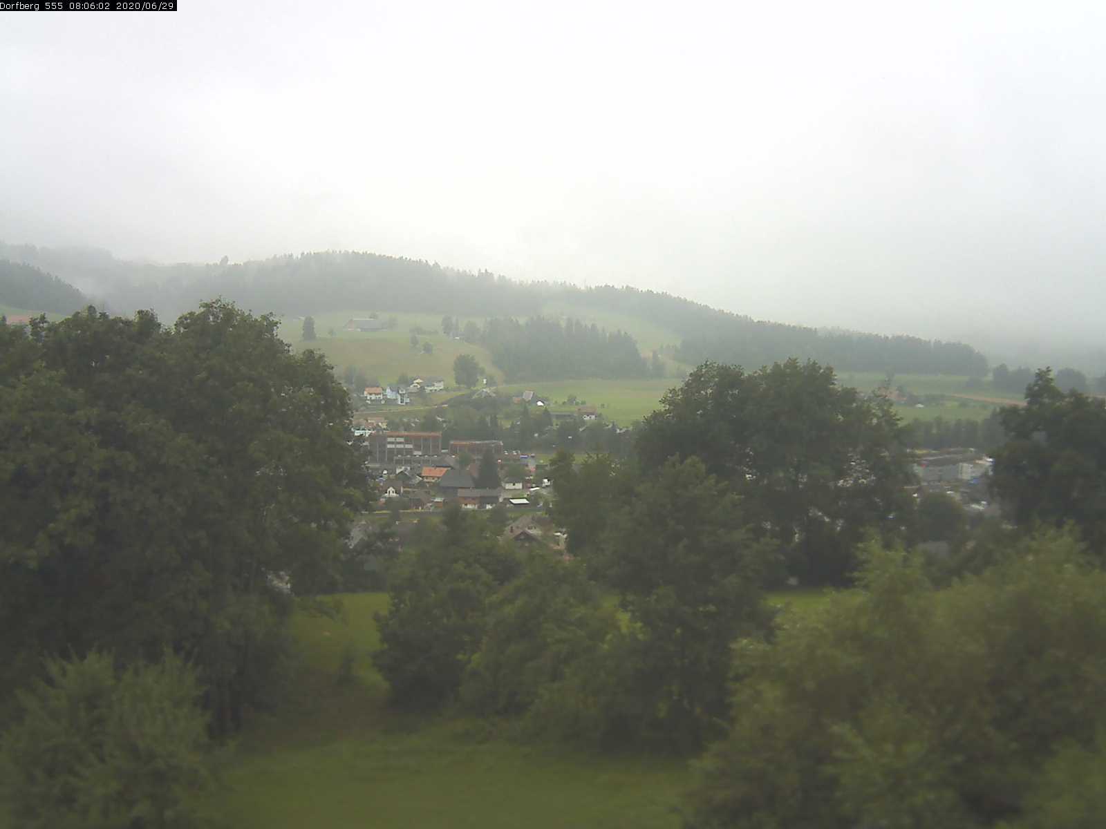 Webcam-Bild: Aussicht vom Dorfberg in Langnau 20200629-080601