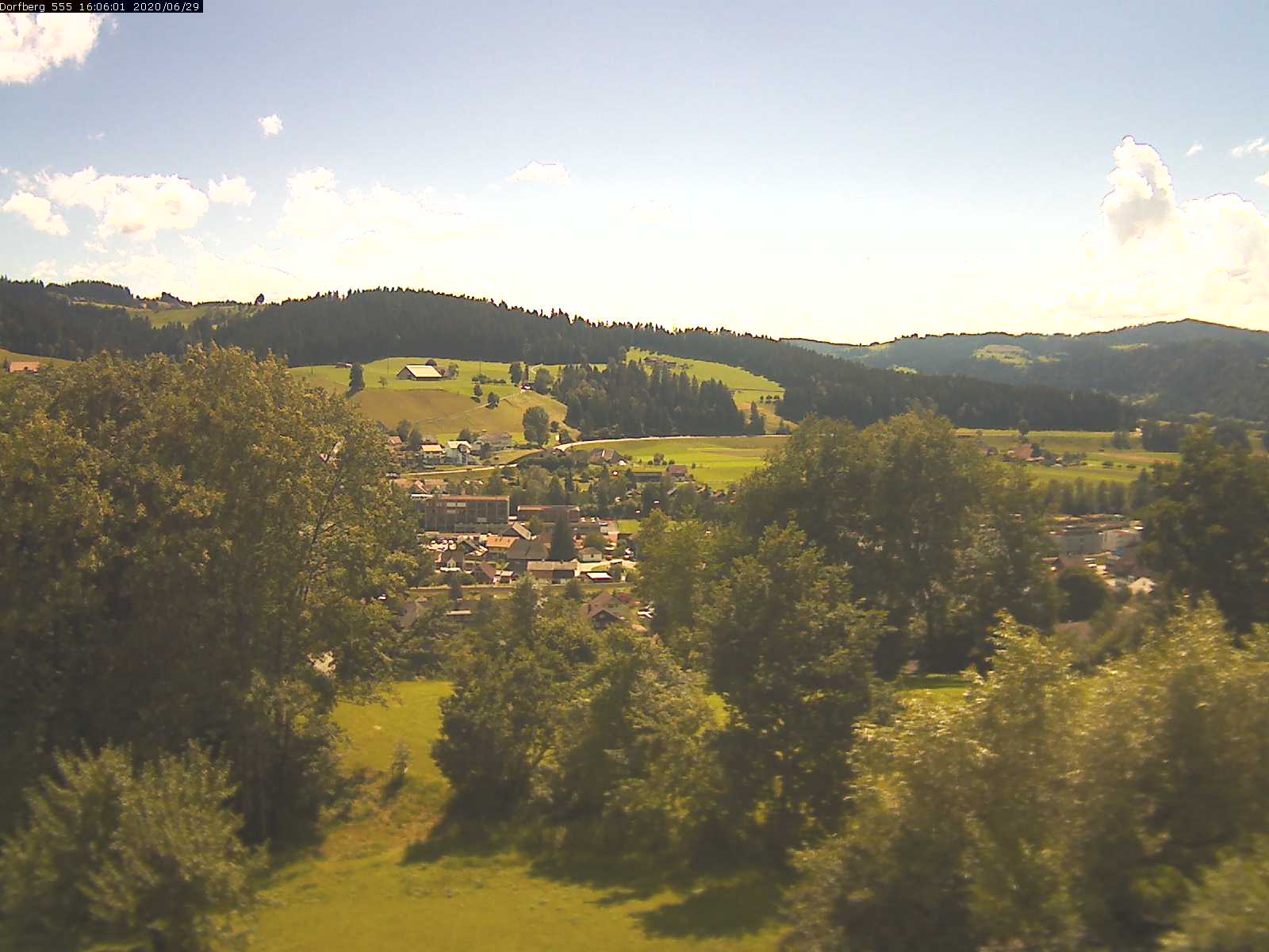 Webcam-Bild: Aussicht vom Dorfberg in Langnau 20200629-160601