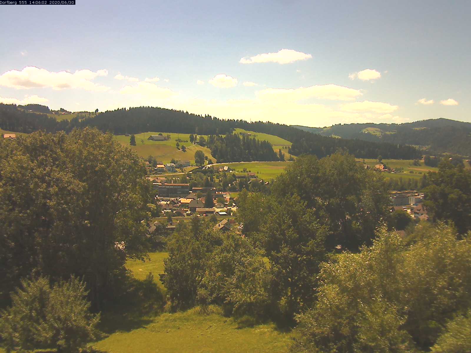 Webcam-Bild: Aussicht vom Dorfberg in Langnau 20200630-140601