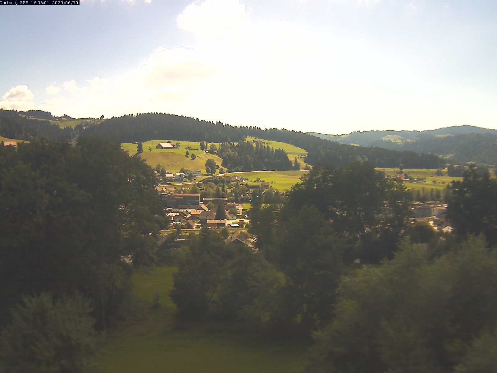 Webcam-Bild: Aussicht vom Dorfberg in Langnau 20200630-160601
