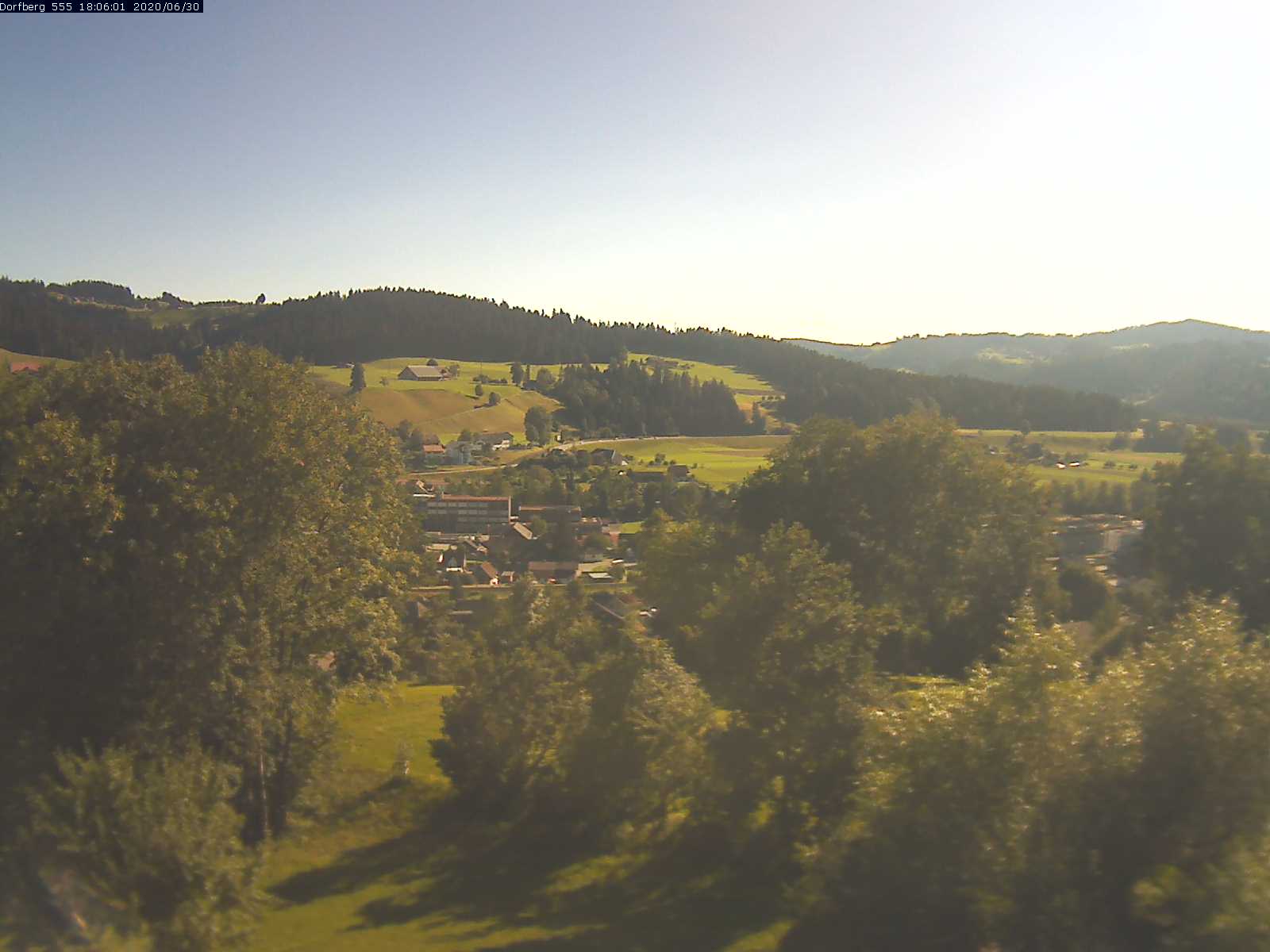 Webcam-Bild: Aussicht vom Dorfberg in Langnau 20200630-180601