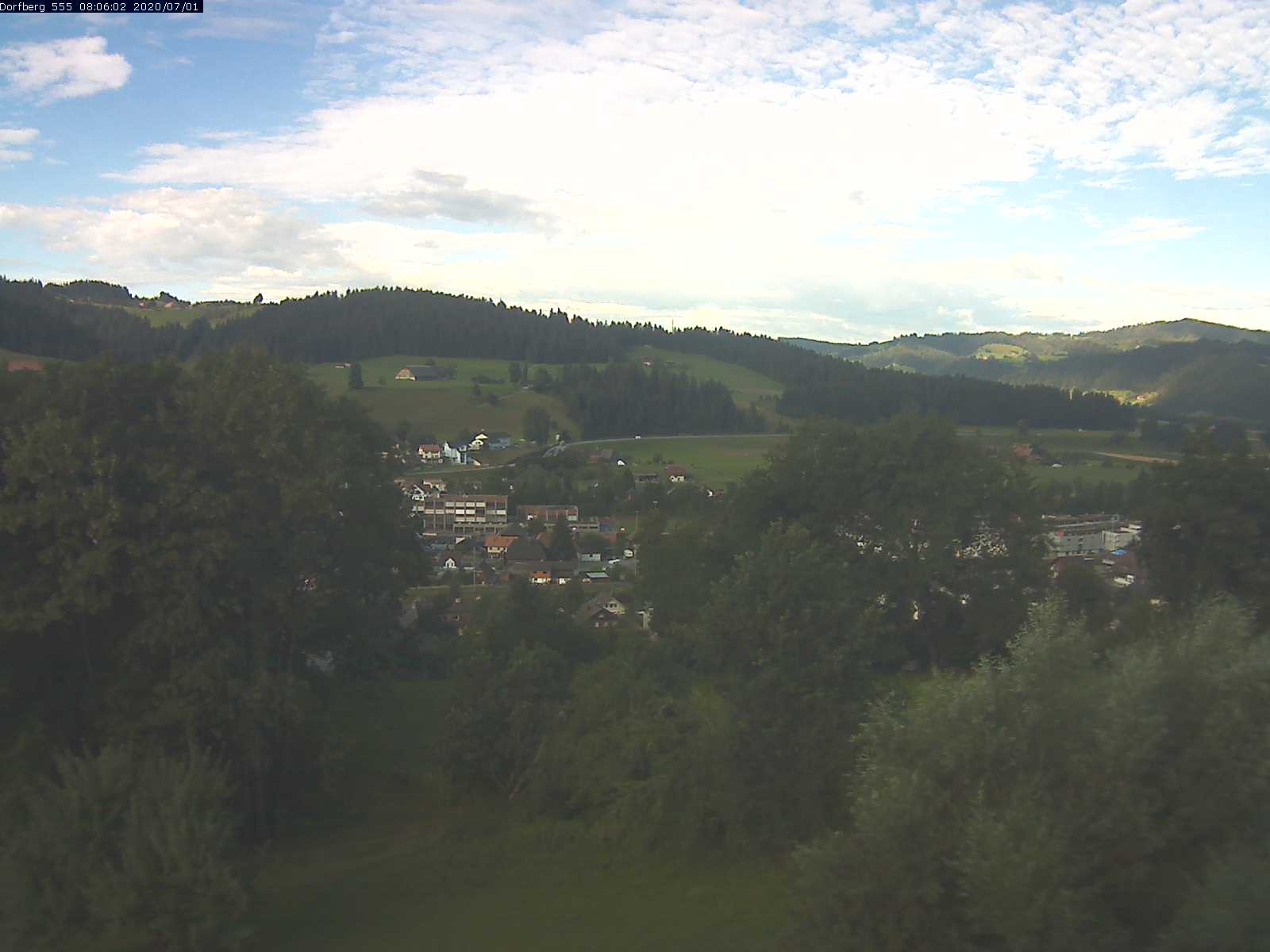 Webcam-Bild: Aussicht vom Dorfberg in Langnau 20200701-080601
