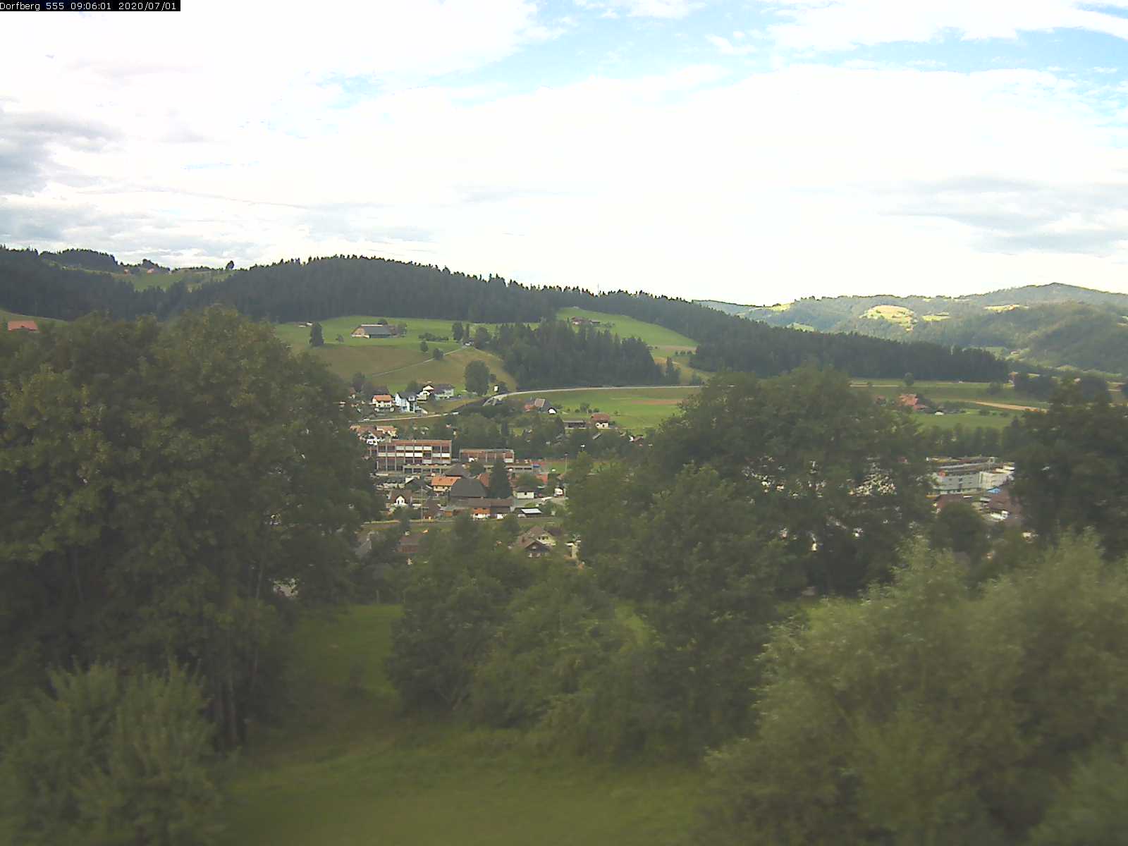Webcam-Bild: Aussicht vom Dorfberg in Langnau 20200701-090601