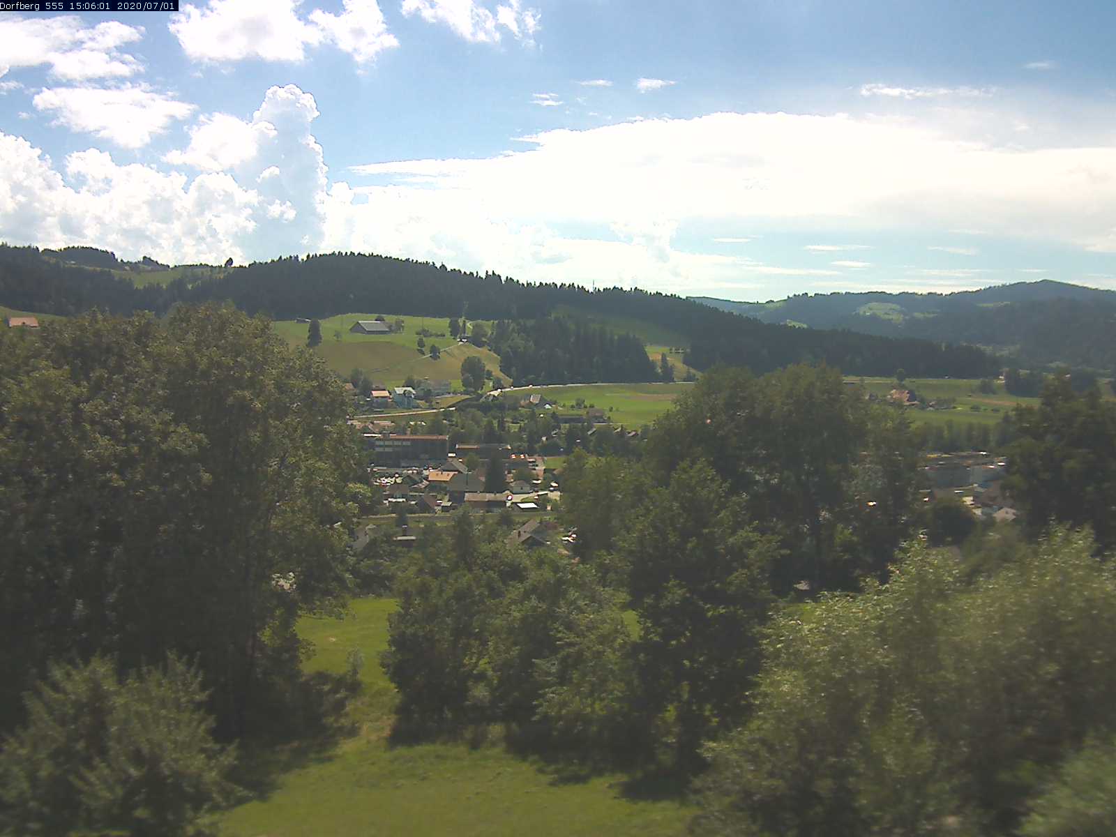 Webcam-Bild: Aussicht vom Dorfberg in Langnau 20200701-150601