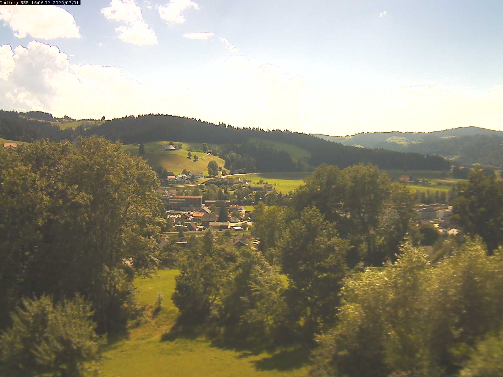 Webcam-Bild: Aussicht vom Dorfberg in Langnau 20200701-160601