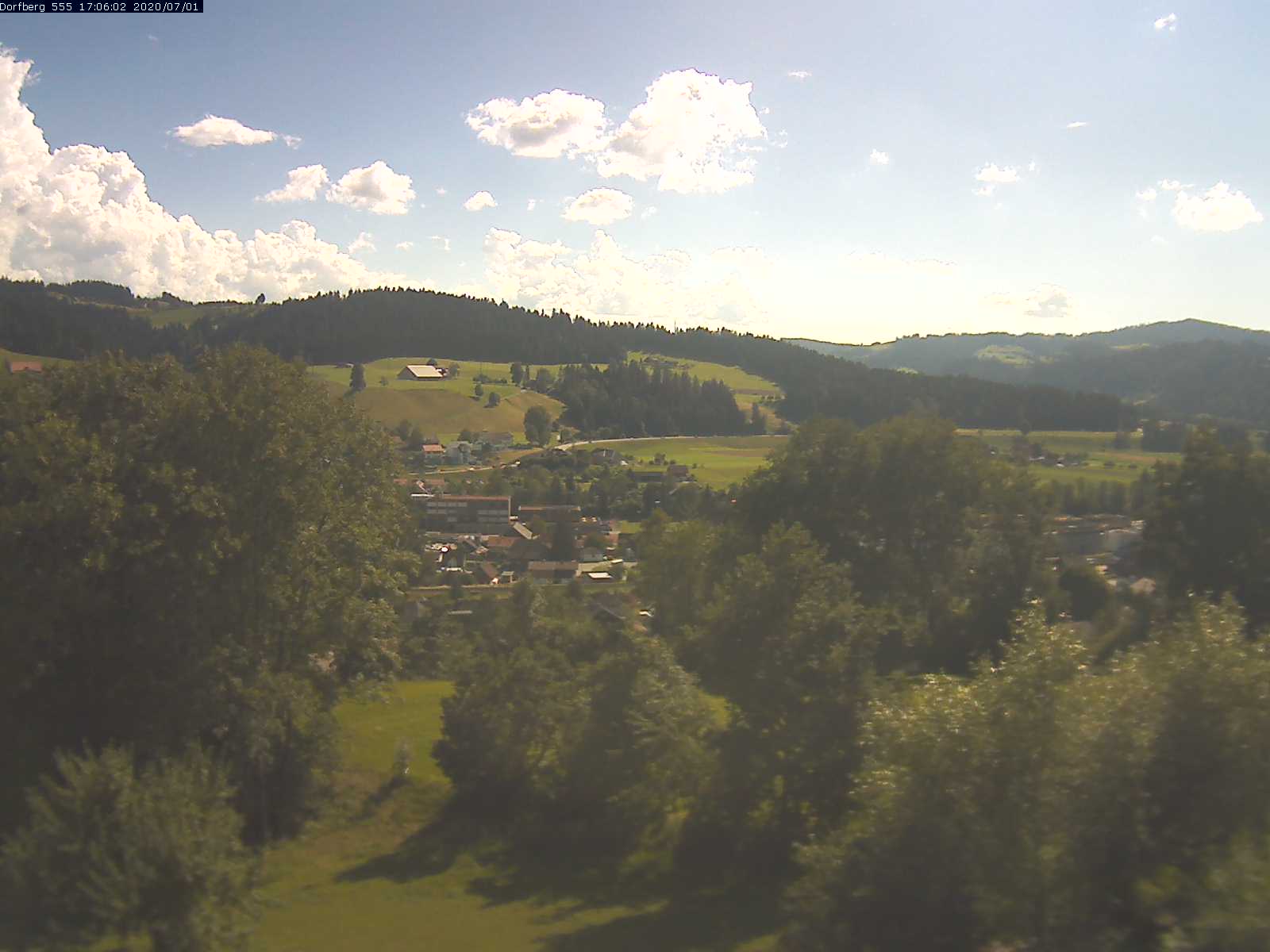 Webcam-Bild: Aussicht vom Dorfberg in Langnau 20200701-170602