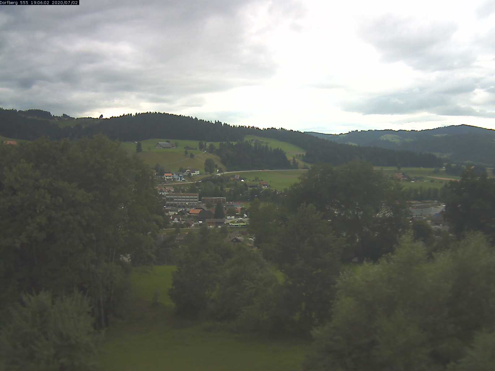 Webcam-Bild: Aussicht vom Dorfberg in Langnau 20200702-190601