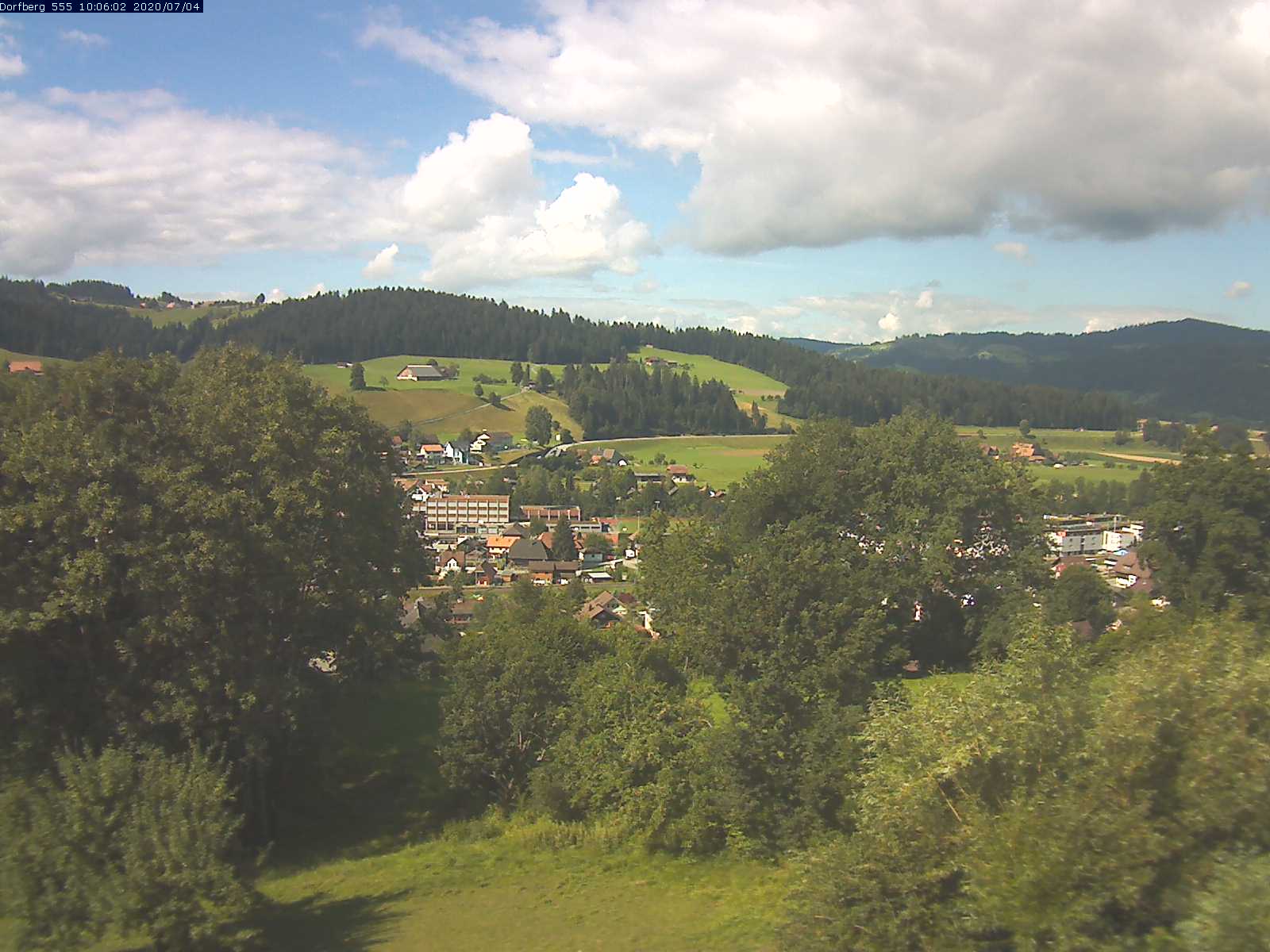 Webcam-Bild: Aussicht vom Dorfberg in Langnau 20200704-100601