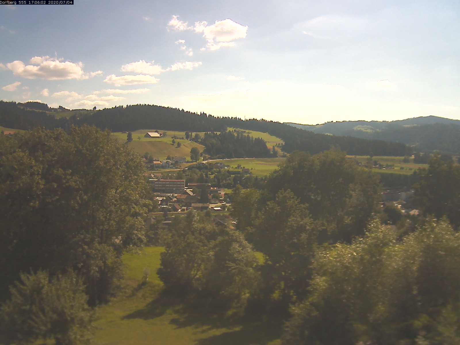 Webcam-Bild: Aussicht vom Dorfberg in Langnau 20200704-170601