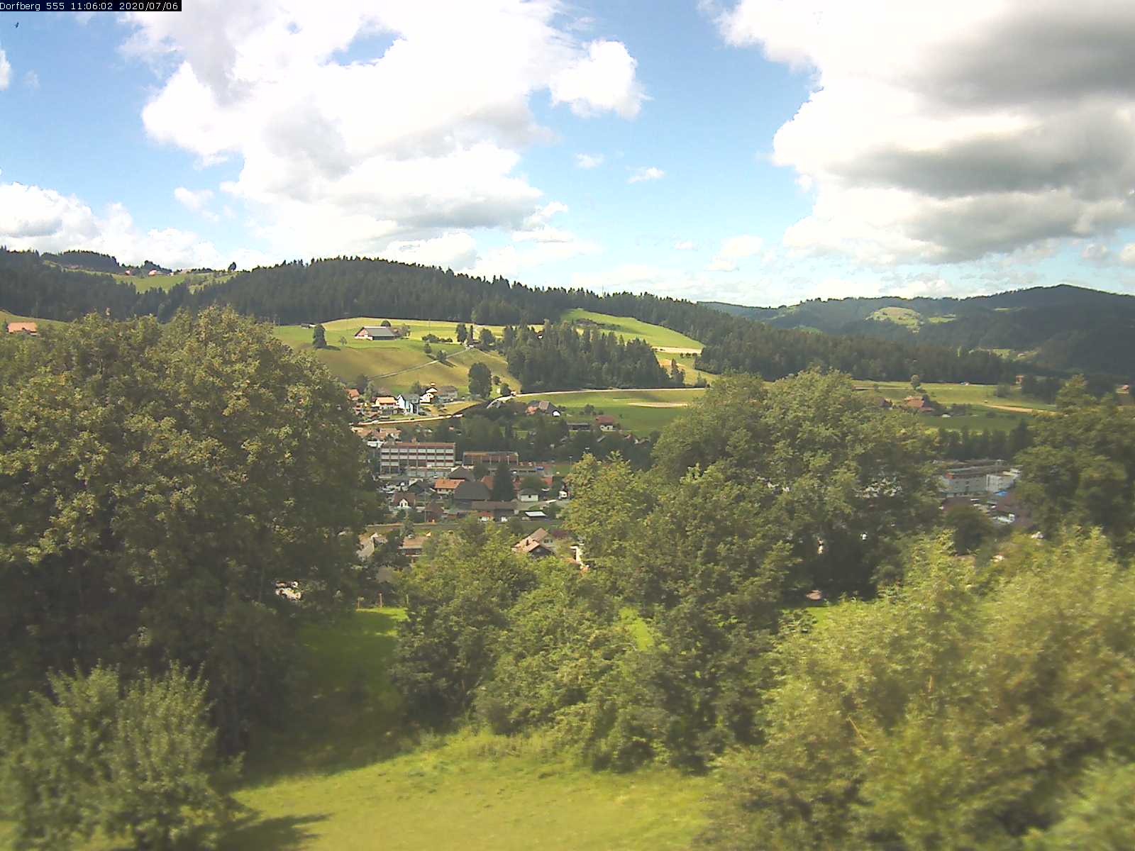 Webcam-Bild: Aussicht vom Dorfberg in Langnau 20200706-110601