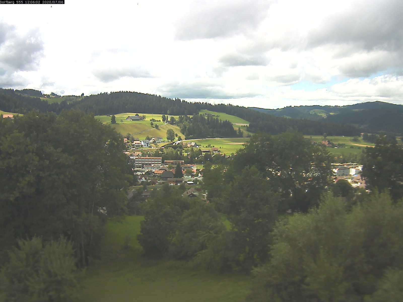 Webcam-Bild: Aussicht vom Dorfberg in Langnau 20200706-120601