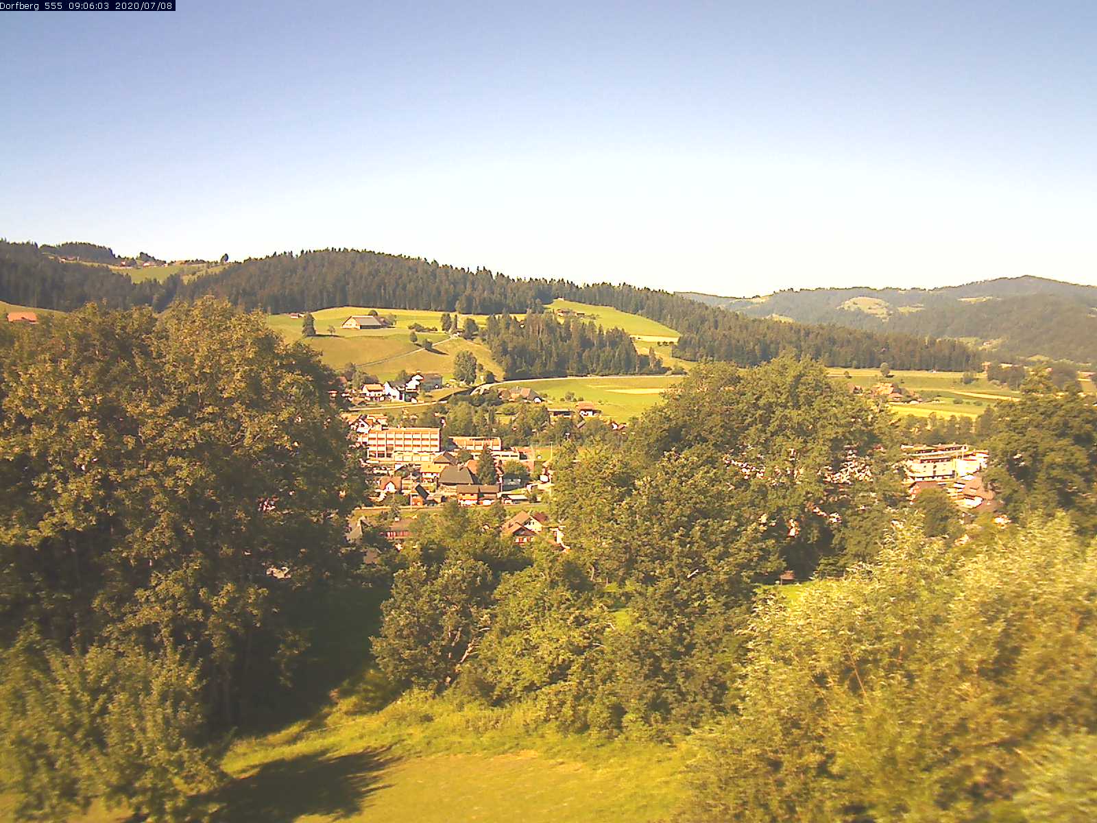 Webcam-Bild: Aussicht vom Dorfberg in Langnau 20200708-090601