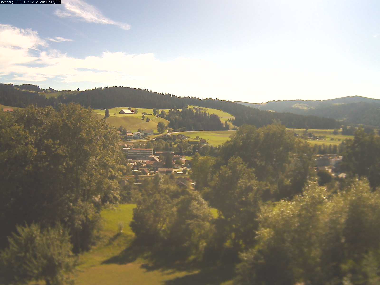Webcam-Bild: Aussicht vom Dorfberg in Langnau 20200708-170601