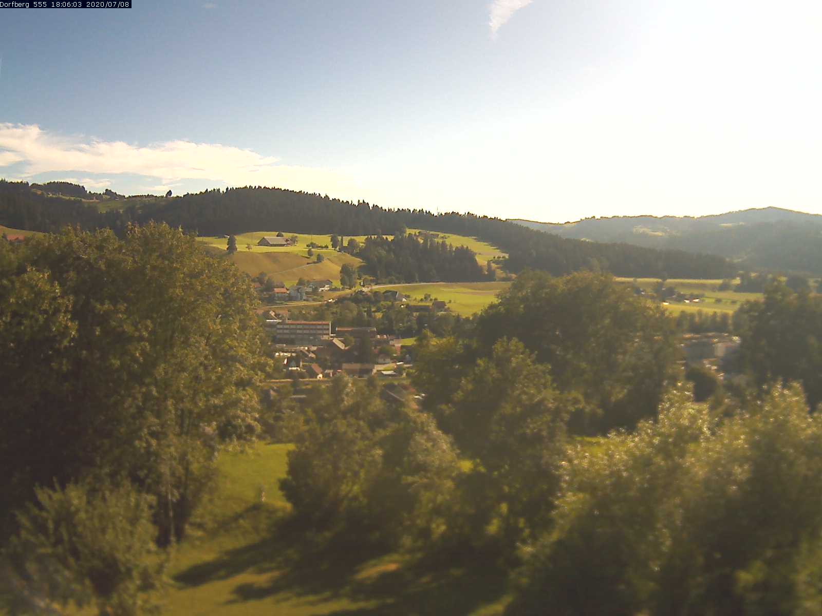 Webcam-Bild: Aussicht vom Dorfberg in Langnau 20200708-180601