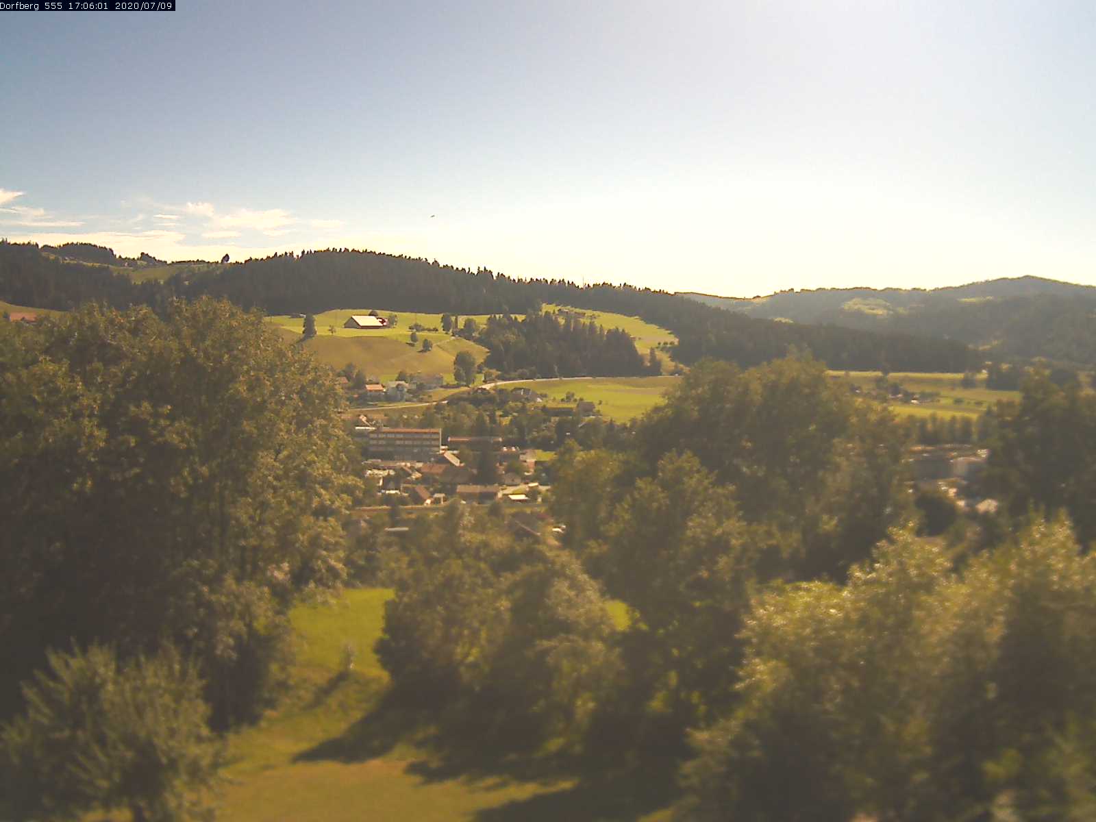 Webcam-Bild: Aussicht vom Dorfberg in Langnau 20200709-170601