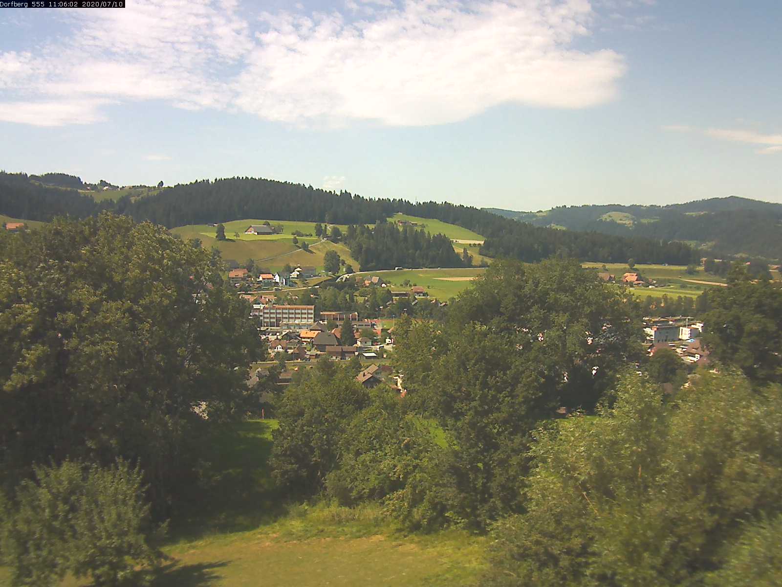 Webcam-Bild: Aussicht vom Dorfberg in Langnau 20200710-110601