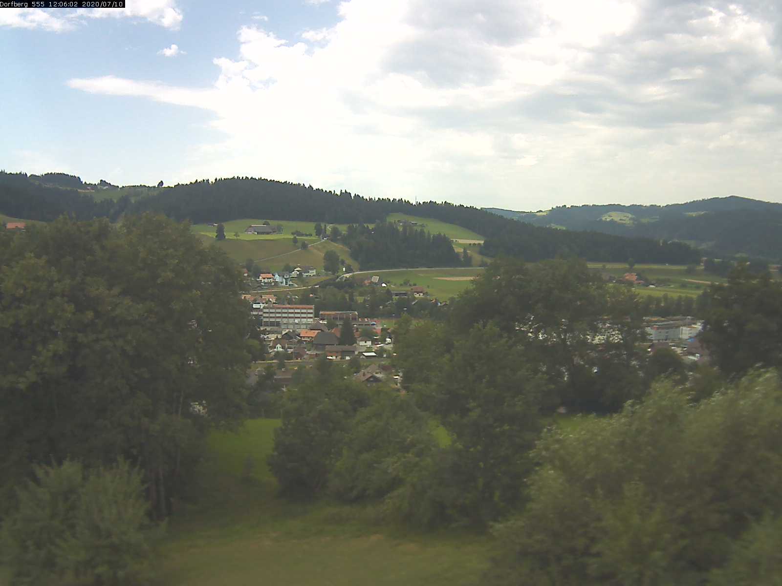 Webcam-Bild: Aussicht vom Dorfberg in Langnau 20200710-120602