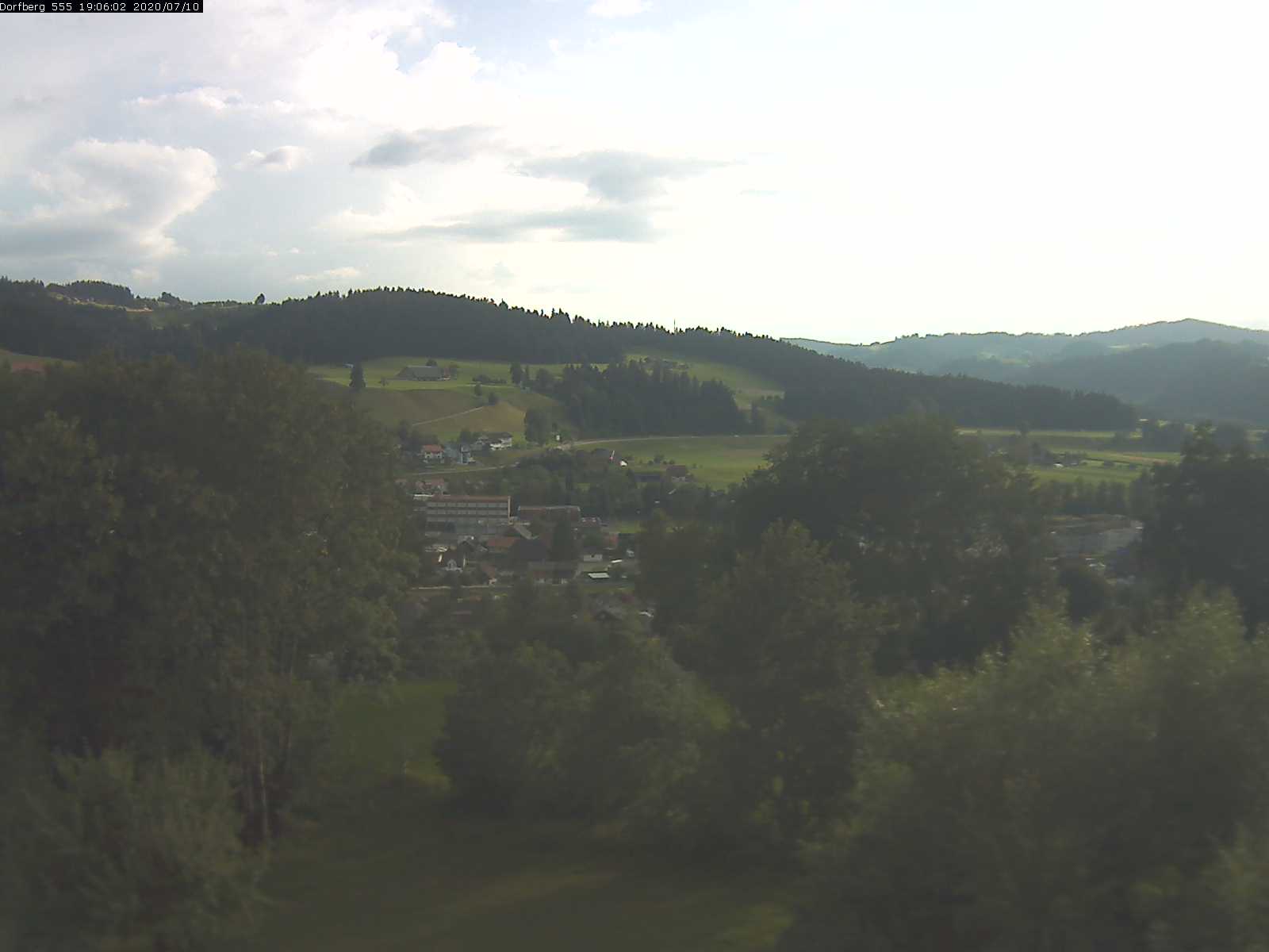Webcam-Bild: Aussicht vom Dorfberg in Langnau 20200710-190601