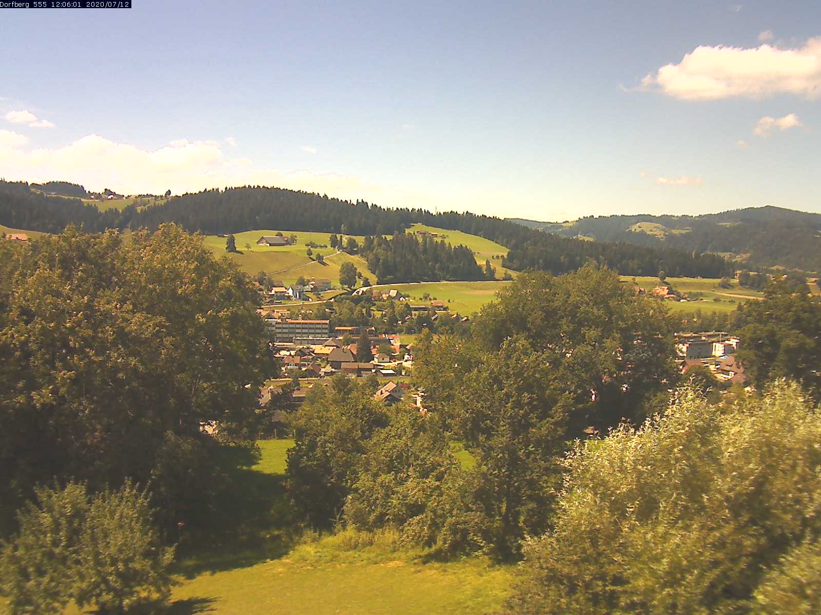 Webcam-Bild: Aussicht vom Dorfberg in Langnau 20200712-120601