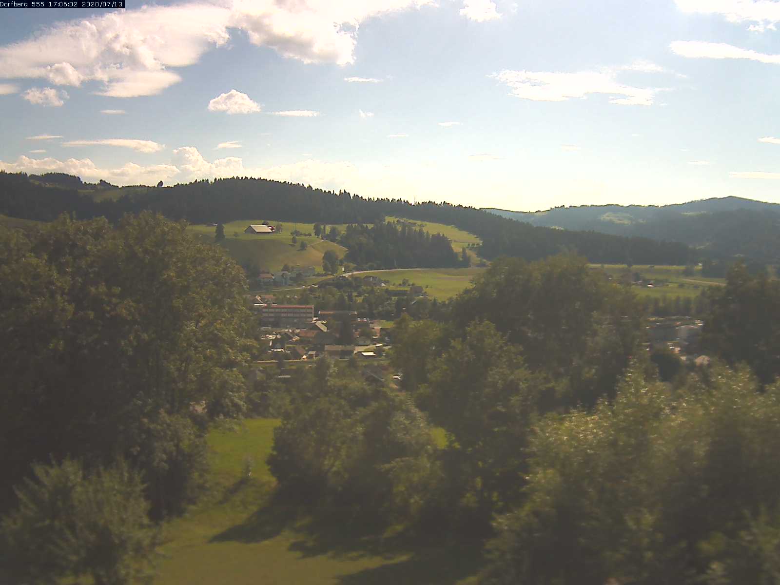 Webcam-Bild: Aussicht vom Dorfberg in Langnau 20200713-170601