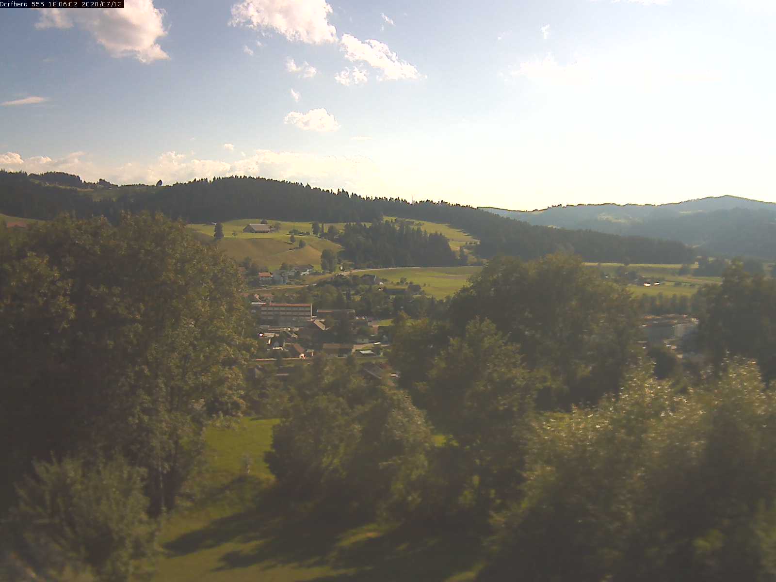 Webcam-Bild: Aussicht vom Dorfberg in Langnau 20200713-180601