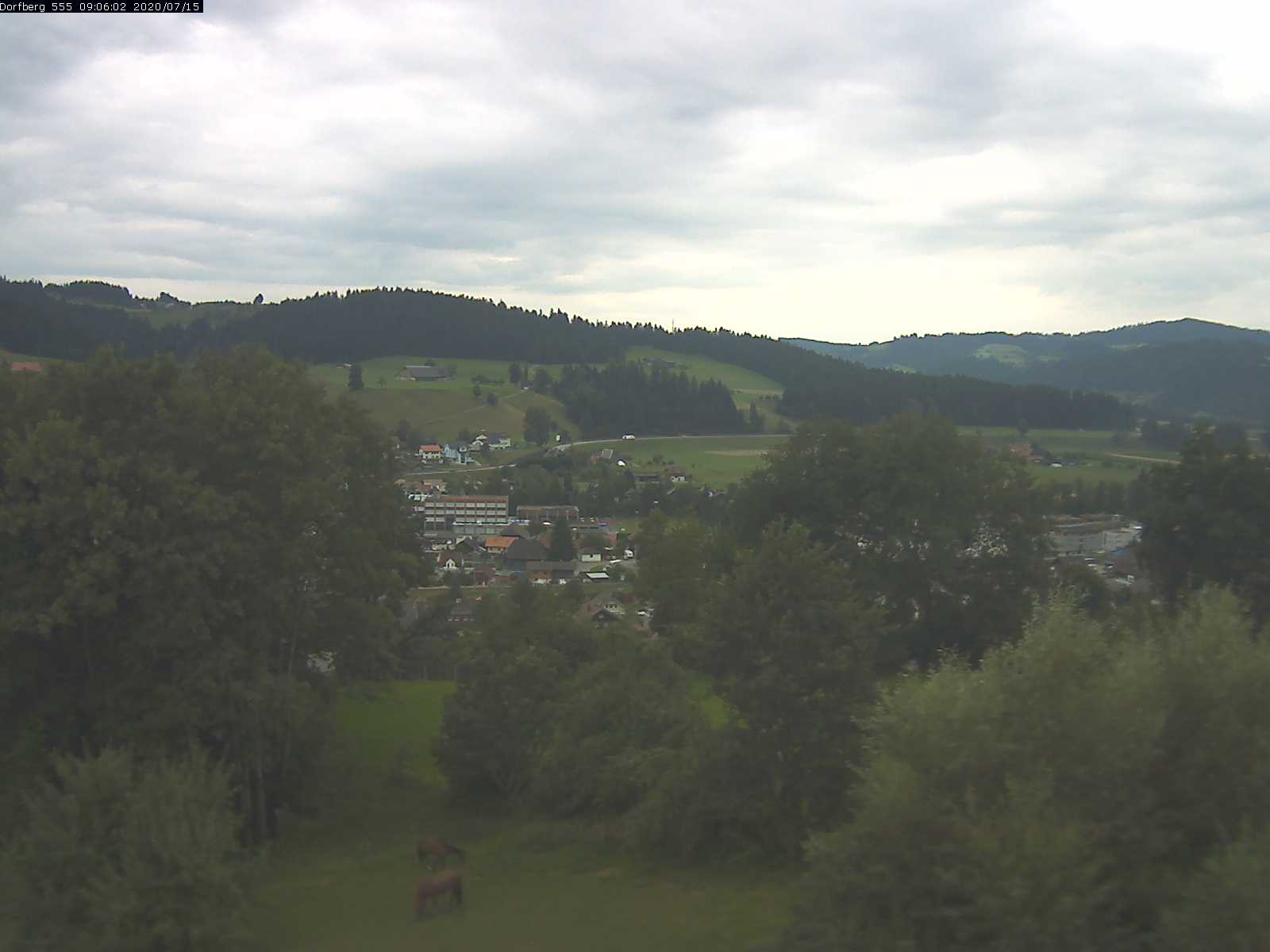 Webcam-Bild: Aussicht vom Dorfberg in Langnau 20200715-090601