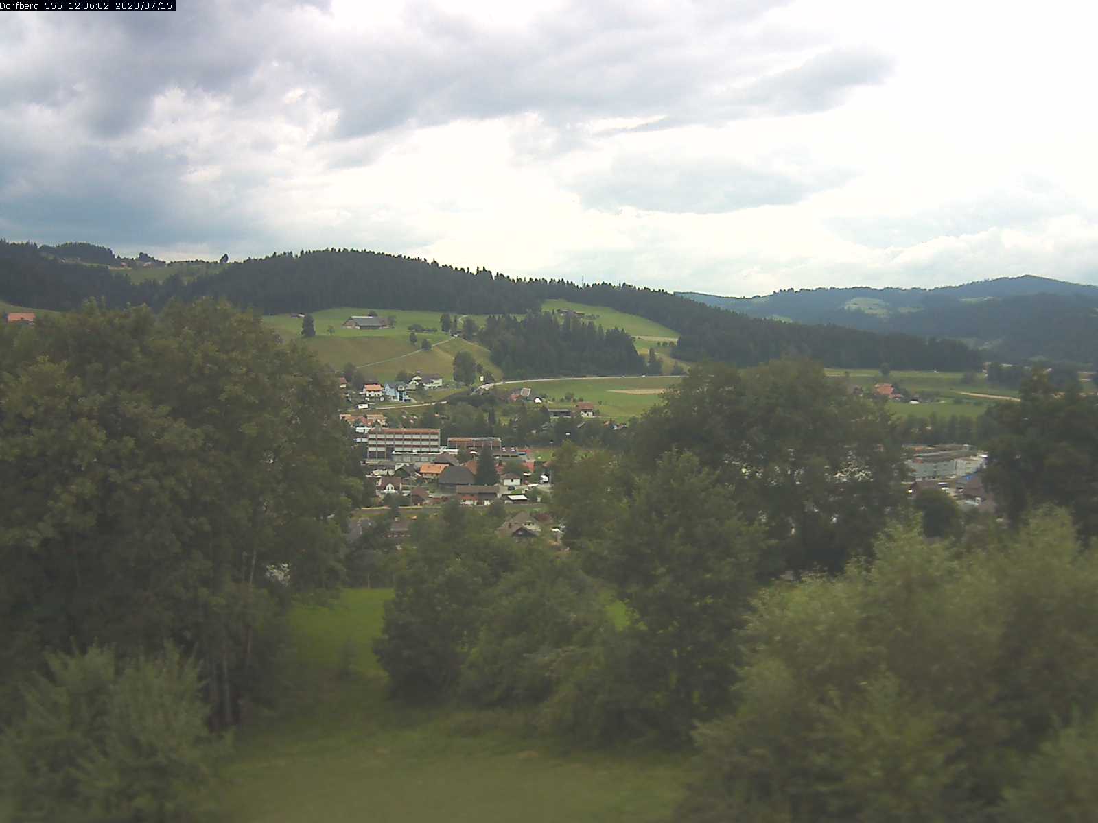 Webcam-Bild: Aussicht vom Dorfberg in Langnau 20200715-120601