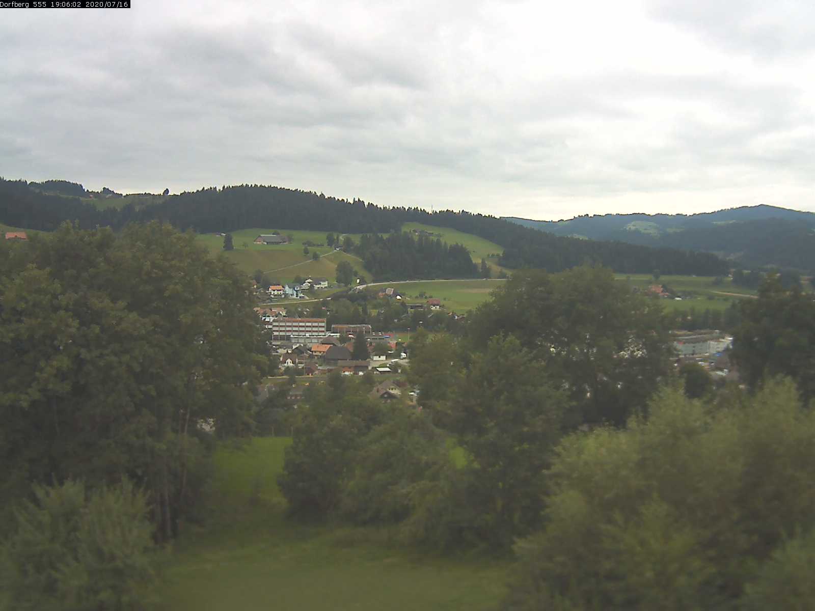 Webcam-Bild: Aussicht vom Dorfberg in Langnau 20200716-190601
