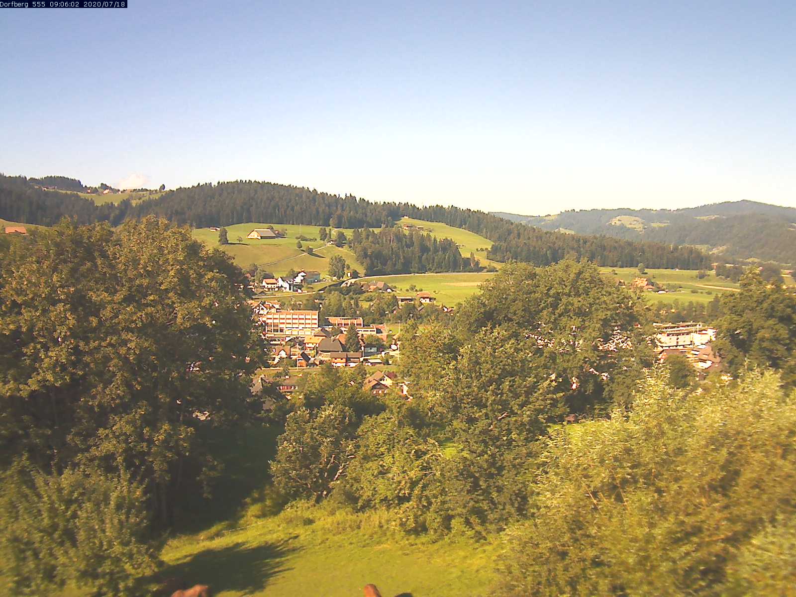Webcam-Bild: Aussicht vom Dorfberg in Langnau 20200718-090601