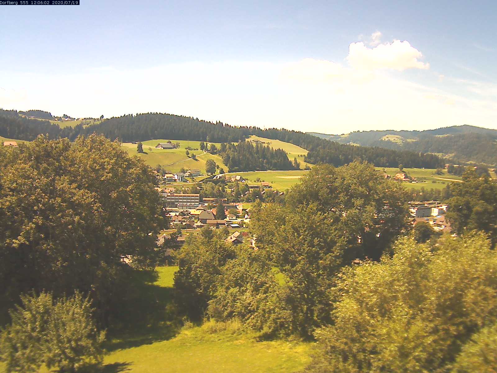Webcam-Bild: Aussicht vom Dorfberg in Langnau 20200719-120601