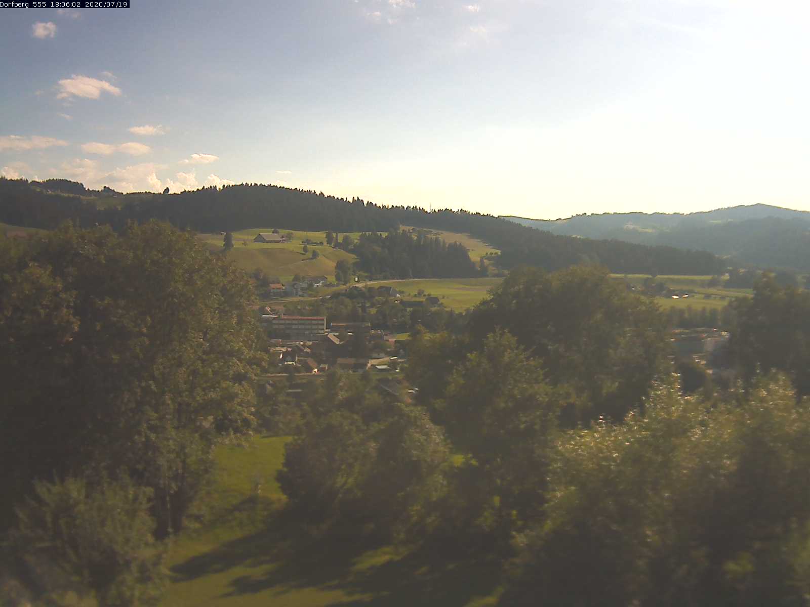 Webcam-Bild: Aussicht vom Dorfberg in Langnau 20200719-180601