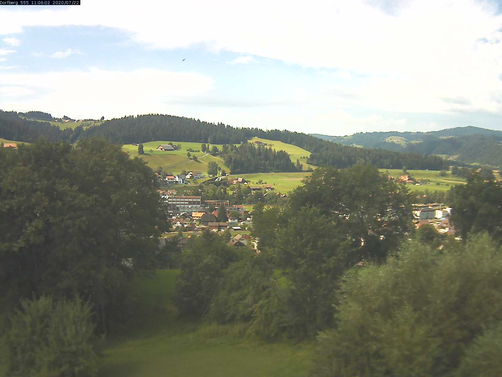 Webcam-Bild: Aussicht vom Dorfberg in Langnau 20200722-110601