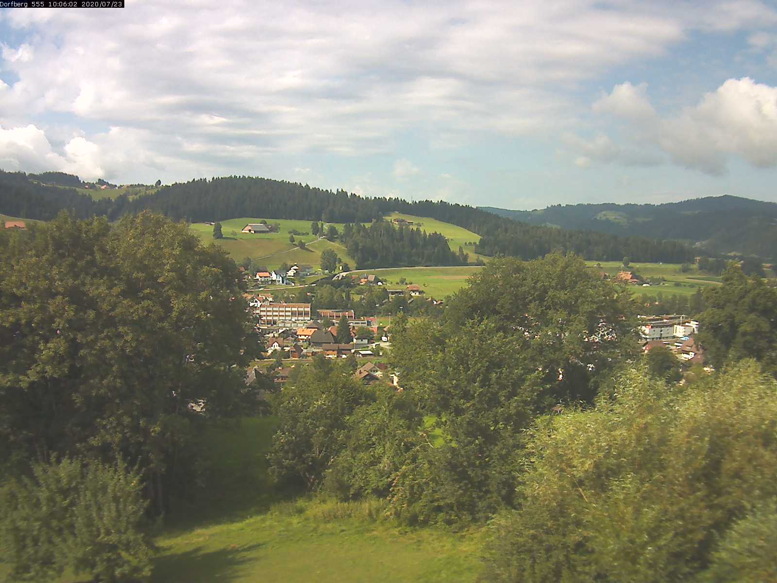Webcam-Bild: Aussicht vom Dorfberg in Langnau 20200723-100601