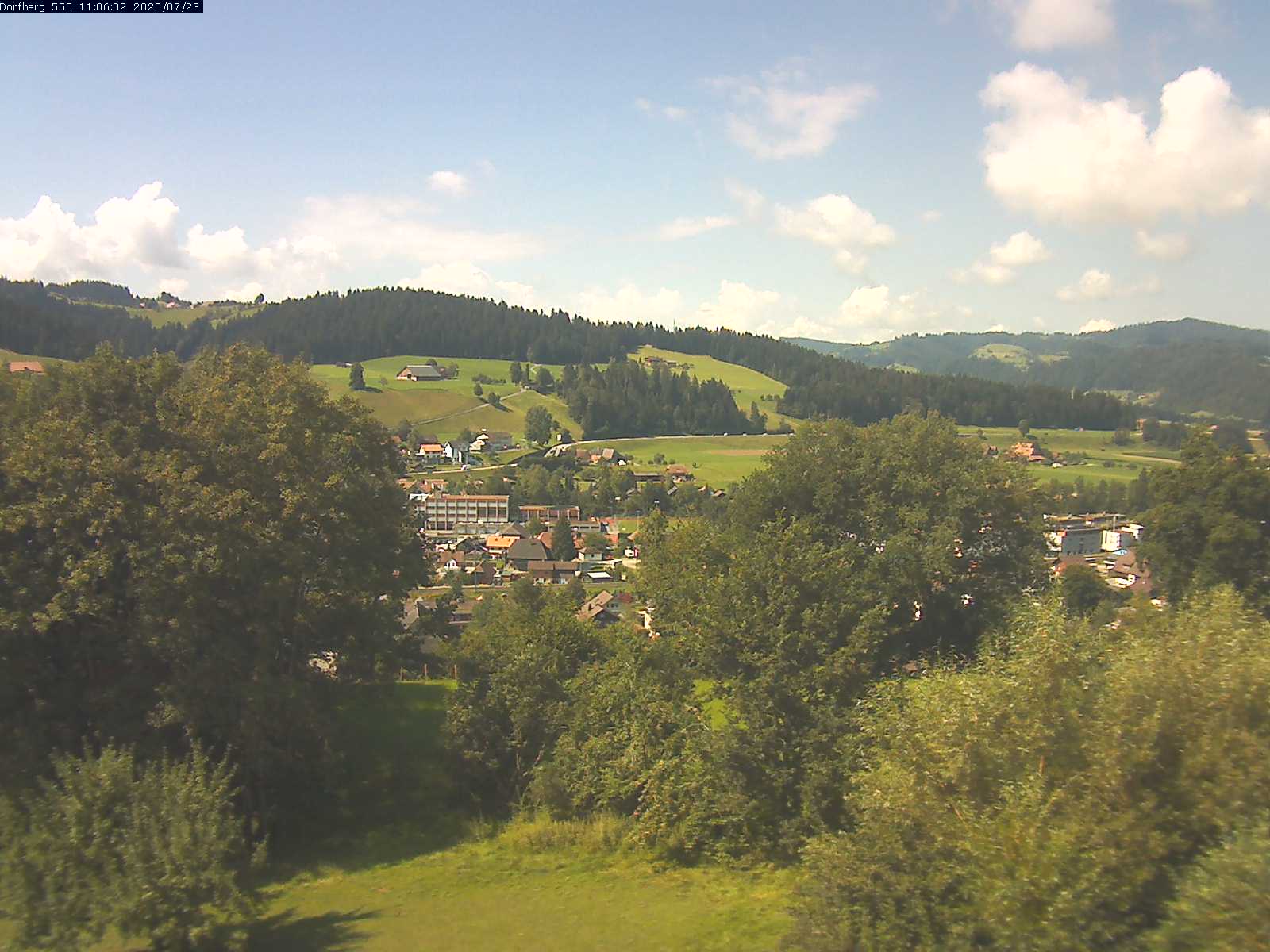 Webcam-Bild: Aussicht vom Dorfberg in Langnau 20200723-110601