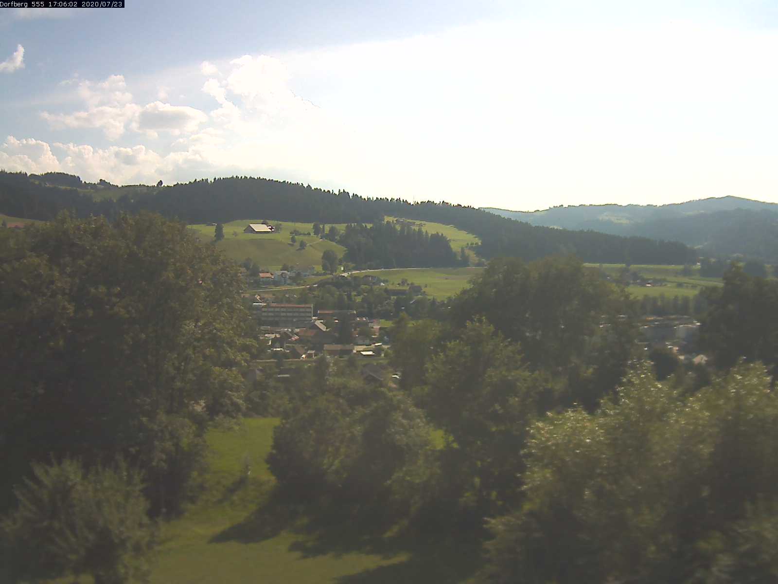 Webcam-Bild: Aussicht vom Dorfberg in Langnau 20200723-170601