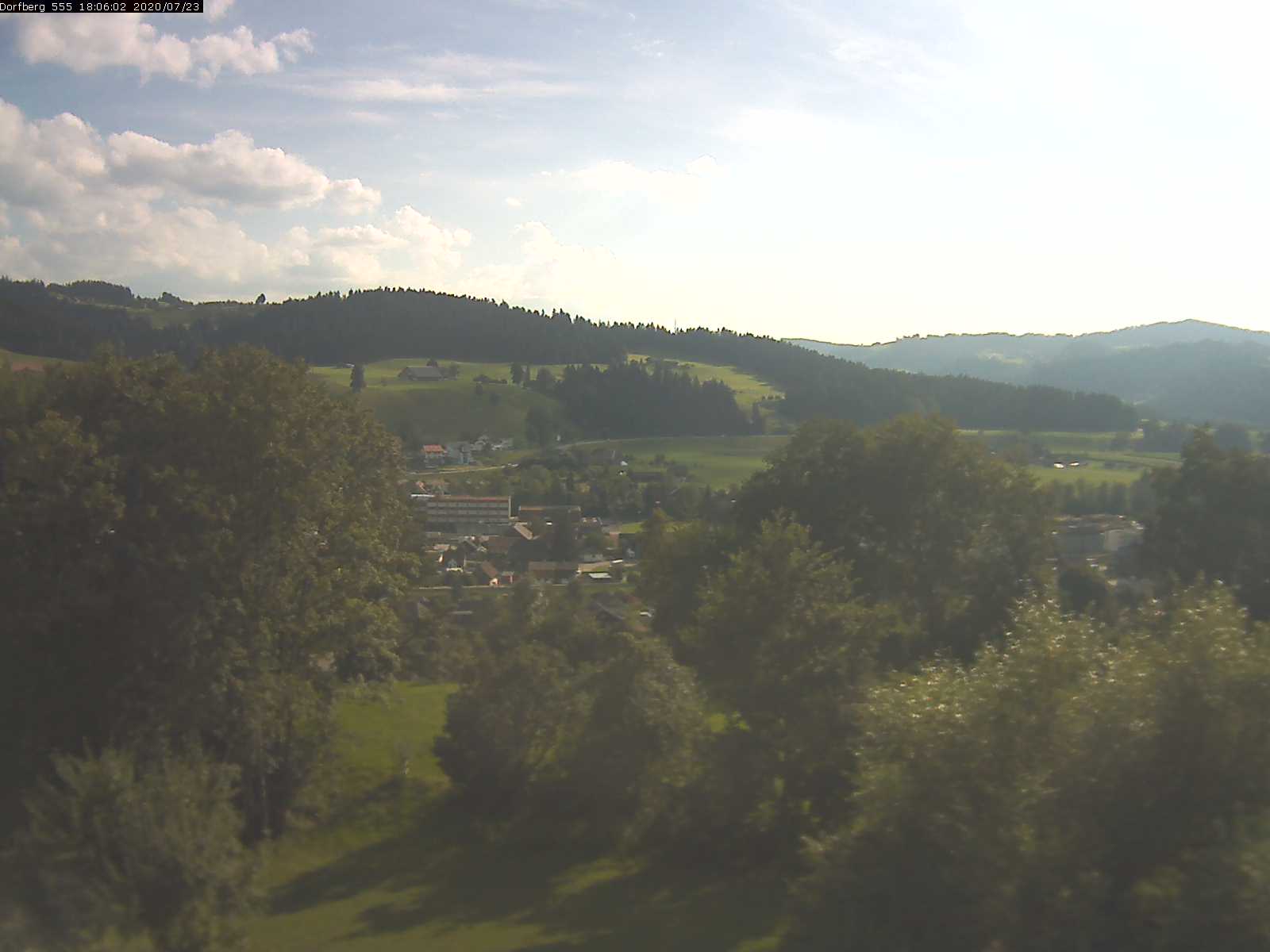 Webcam-Bild: Aussicht vom Dorfberg in Langnau 20200723-180601