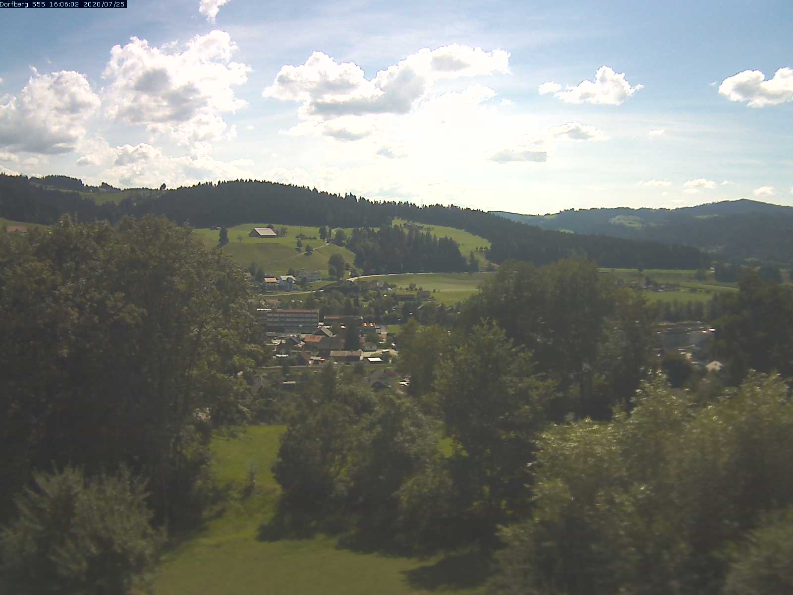 Webcam-Bild: Aussicht vom Dorfberg in Langnau 20200725-160601