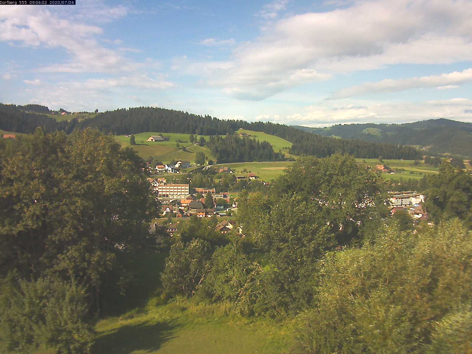 Webcam-Bild: Aussicht vom Dorfberg in Langnau 20200726-090601