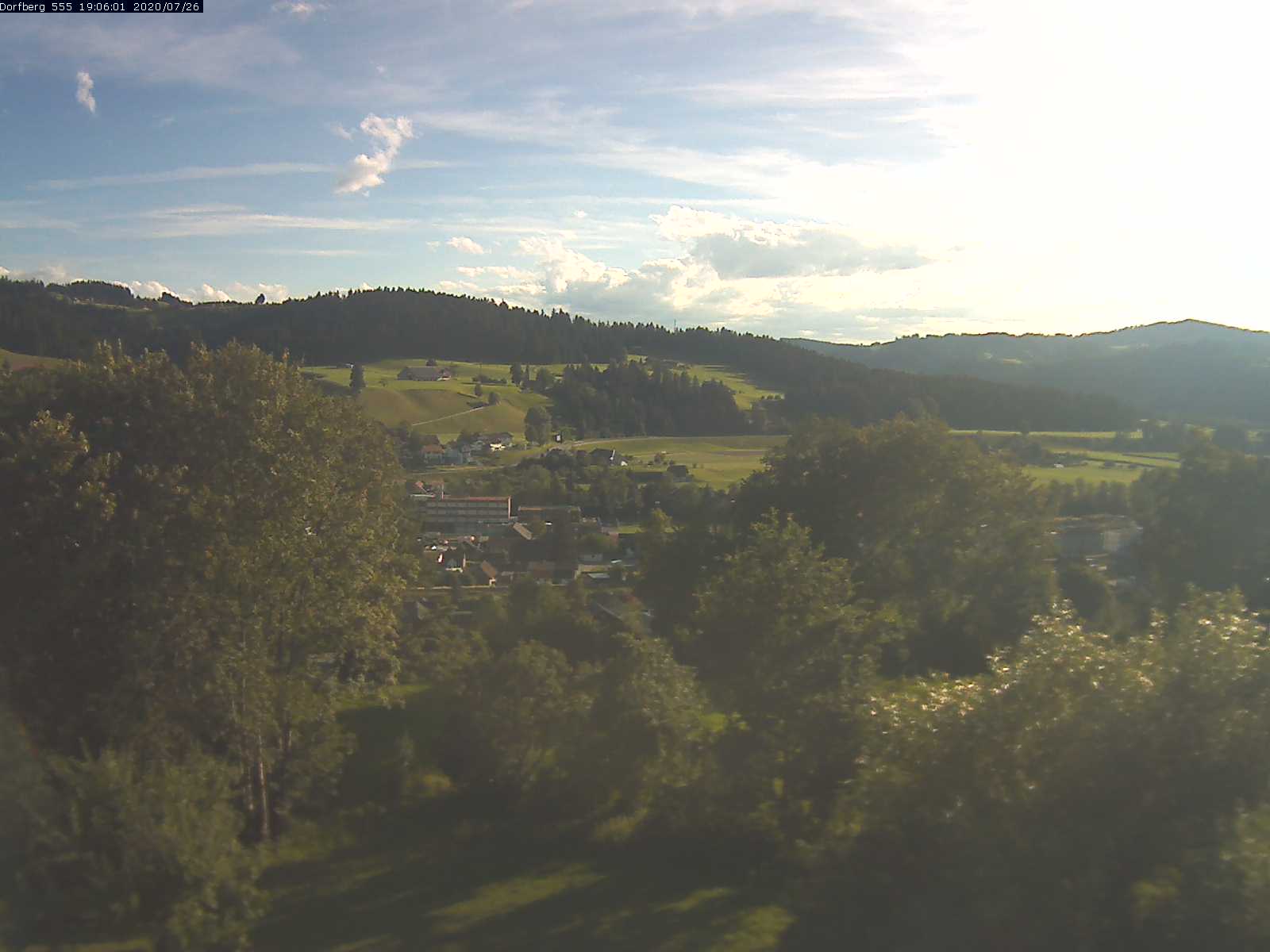 Webcam-Bild: Aussicht vom Dorfberg in Langnau 20200726-190601