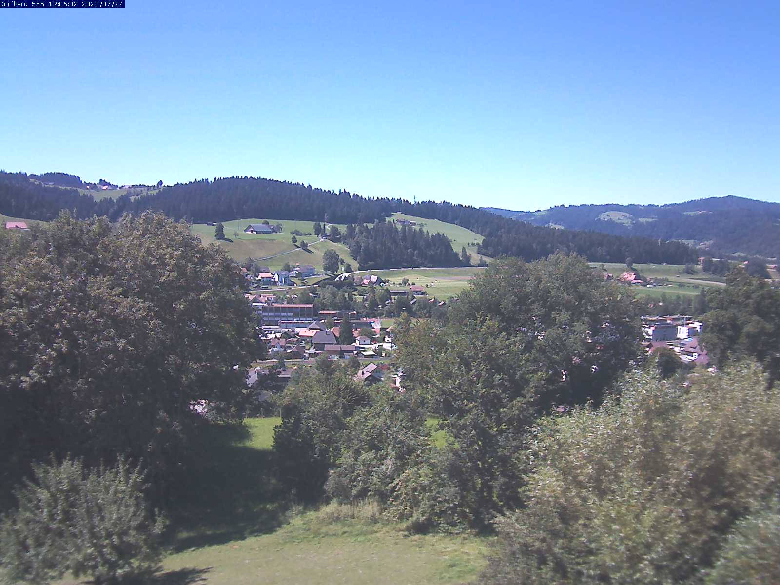 Webcam-Bild: Aussicht vom Dorfberg in Langnau 20200727-120601