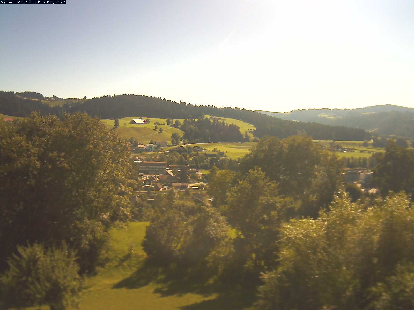 Webcam-Bild: Aussicht vom Dorfberg in Langnau 20200727-170601
