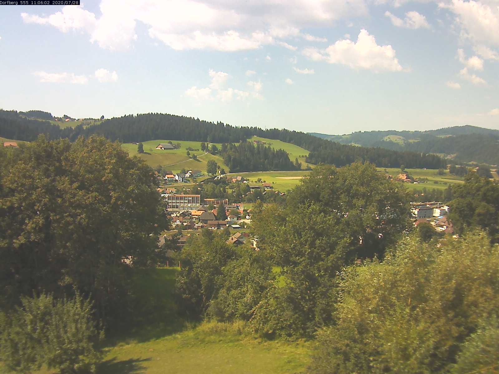 Webcam-Bild: Aussicht vom Dorfberg in Langnau 20200728-110601