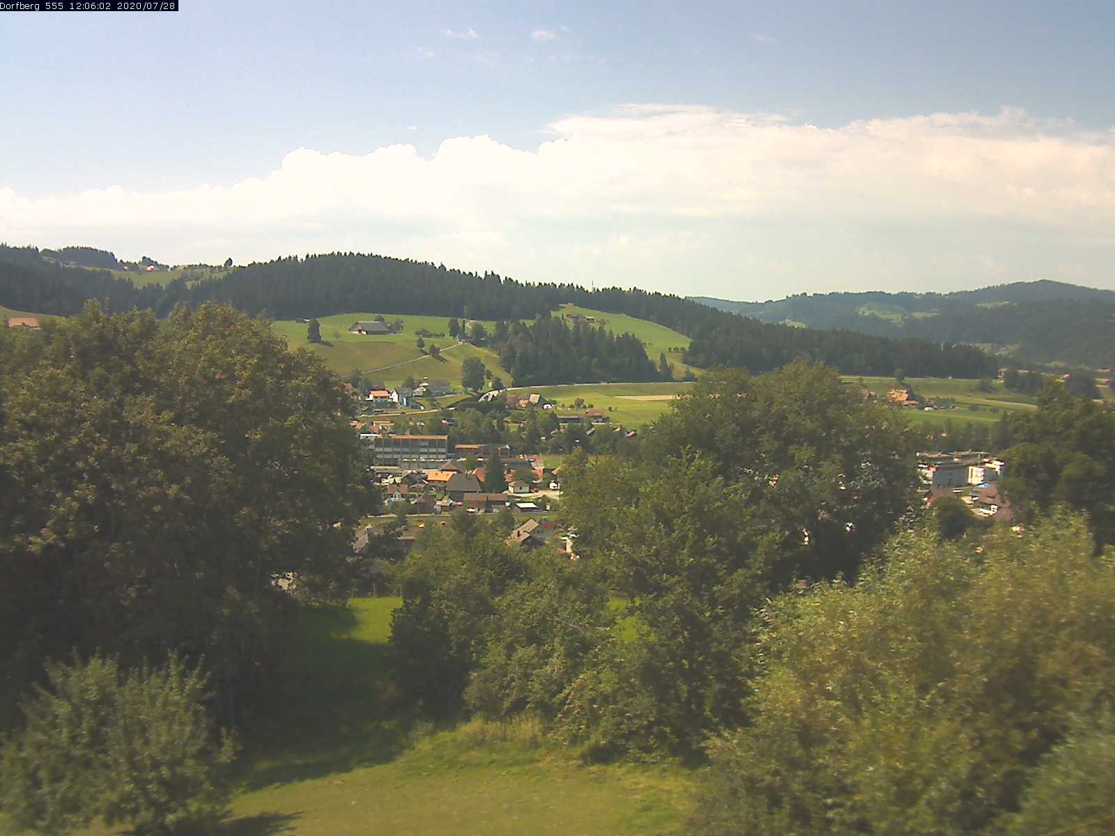 Webcam-Bild: Aussicht vom Dorfberg in Langnau 20200728-120601