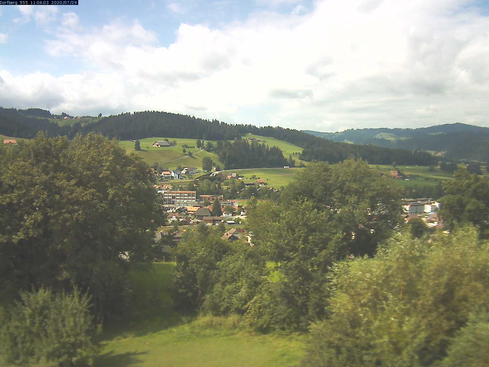 Webcam-Bild: Aussicht vom Dorfberg in Langnau 20200729-110601