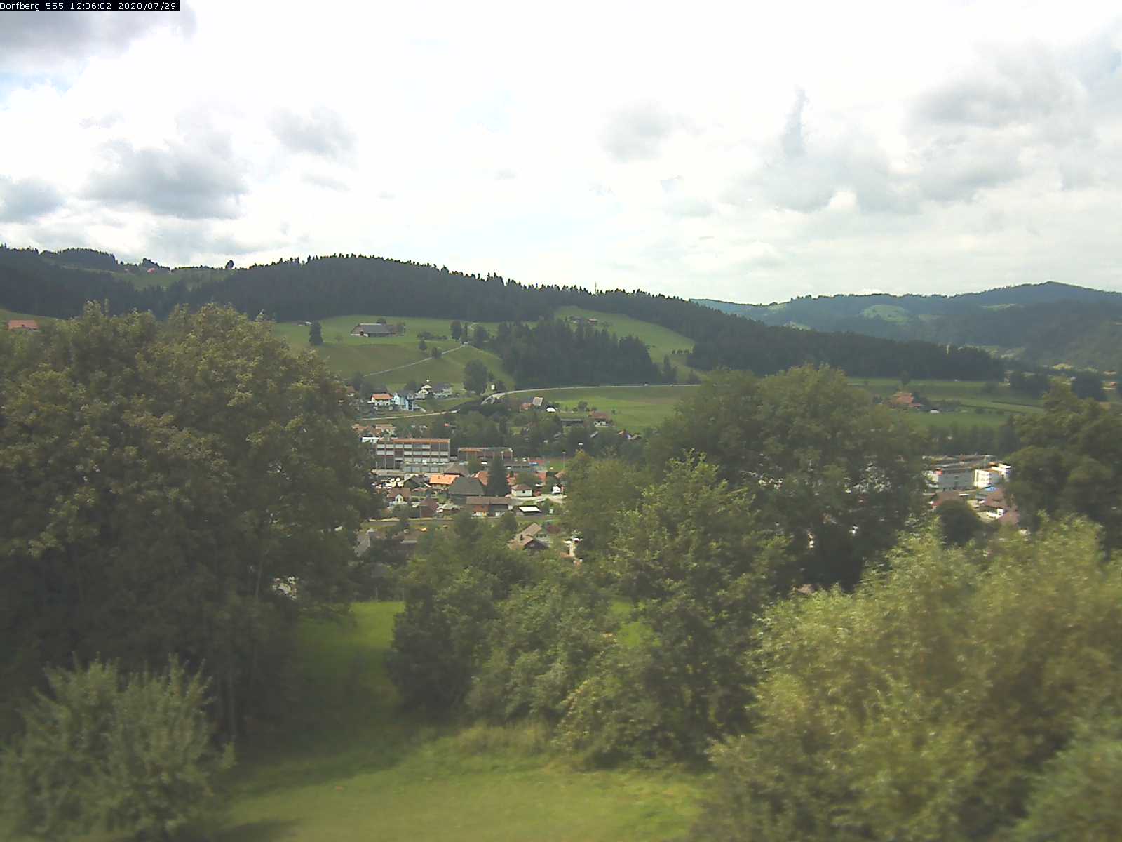 Webcam-Bild: Aussicht vom Dorfberg in Langnau 20200729-120601