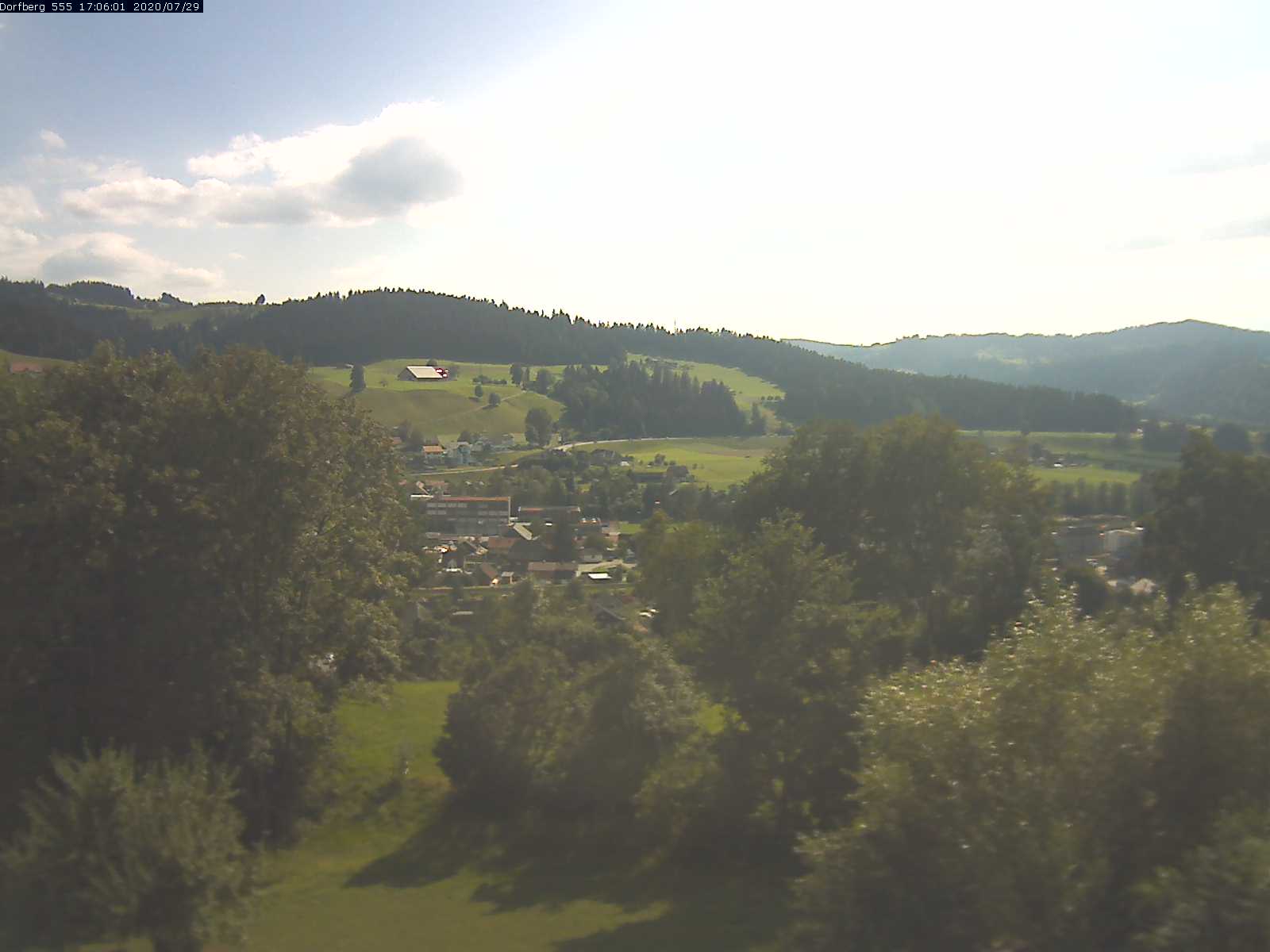 Webcam-Bild: Aussicht vom Dorfberg in Langnau 20200729-170601