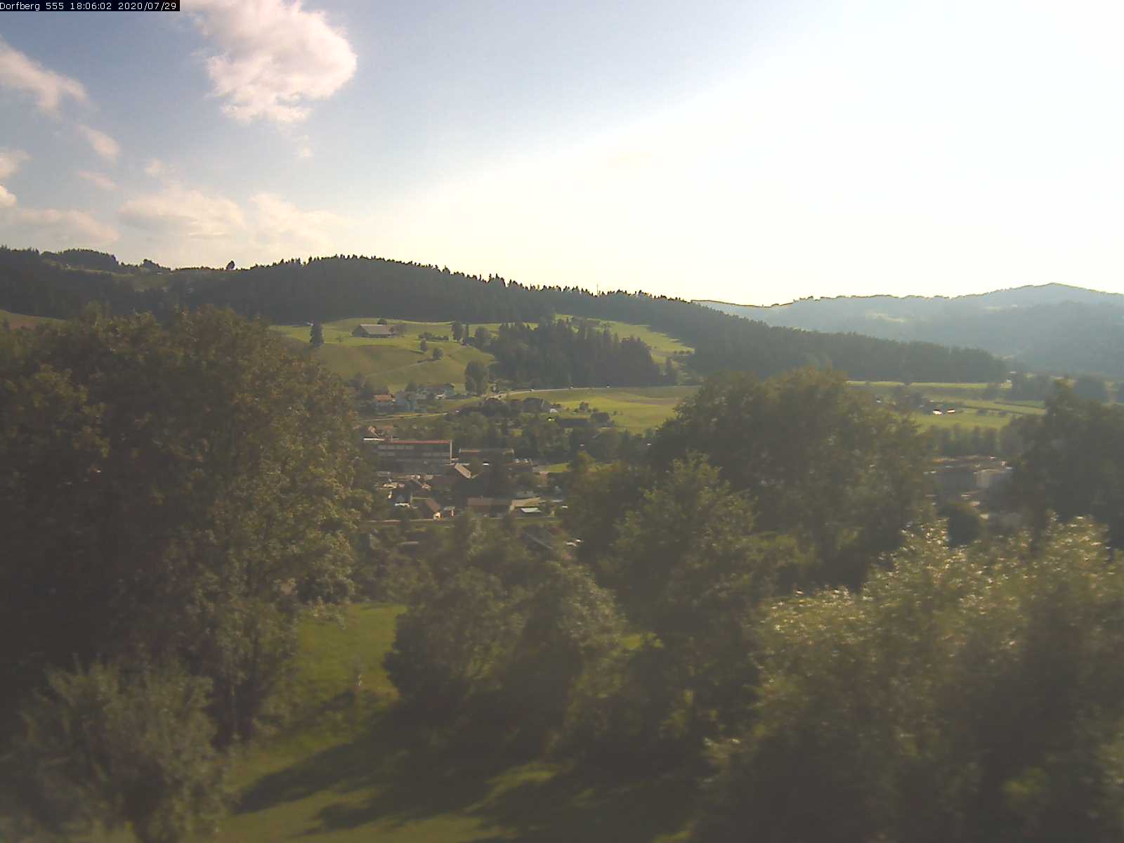 Webcam-Bild: Aussicht vom Dorfberg in Langnau 20200729-180601