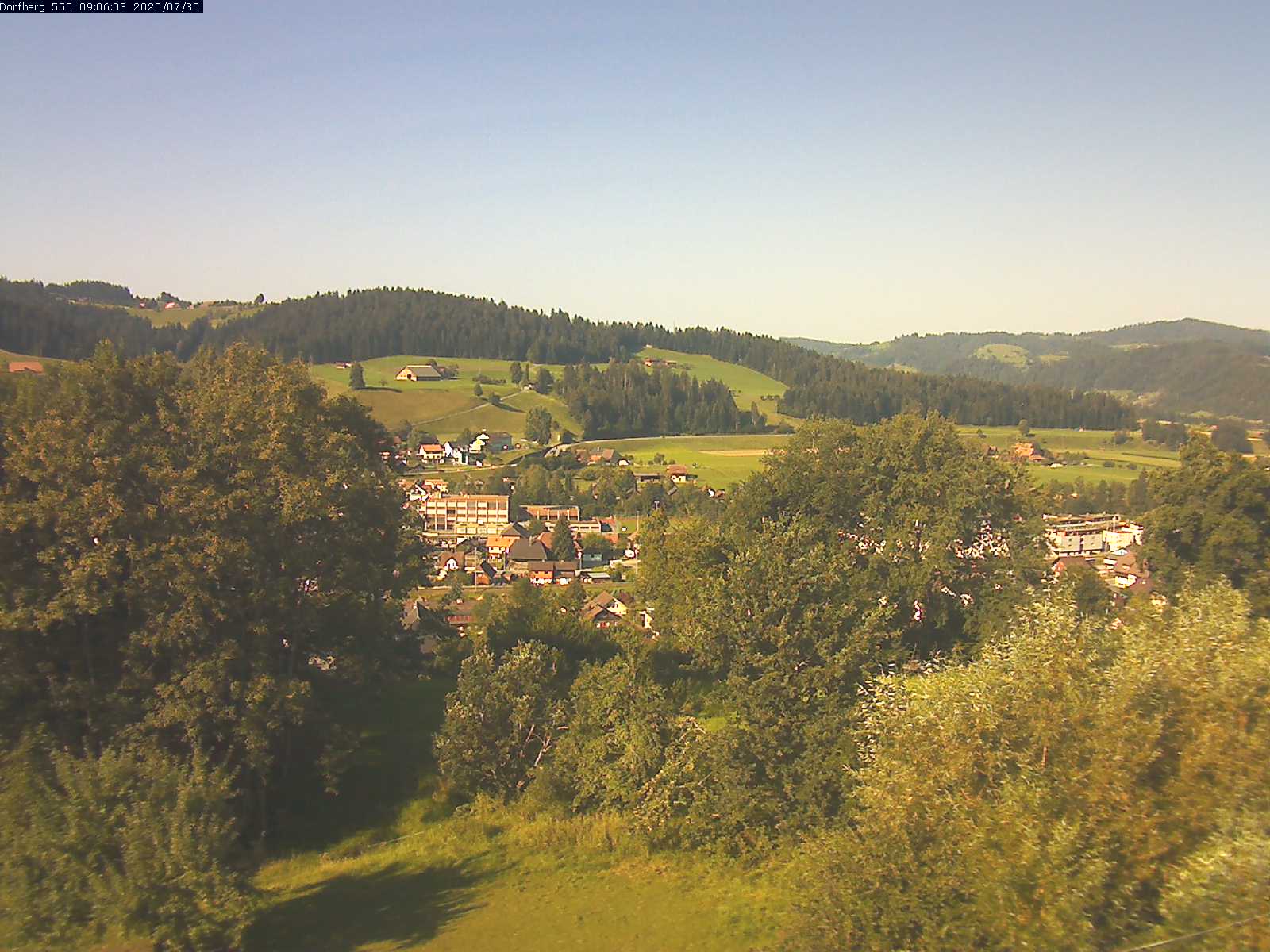 Webcam-Bild: Aussicht vom Dorfberg in Langnau 20200730-090601